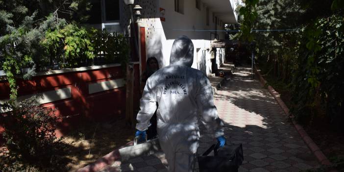 Kayıp şahıs, apartmanın çatı katında ölü bulundu