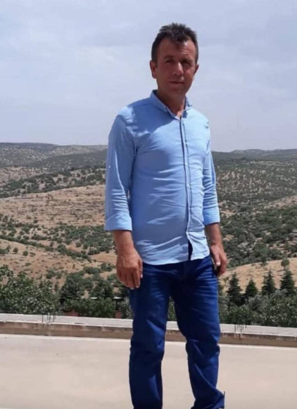 Taş yığını ile TIR'ın arasında sıkışarak ölen işçi, toprağa verildi 1