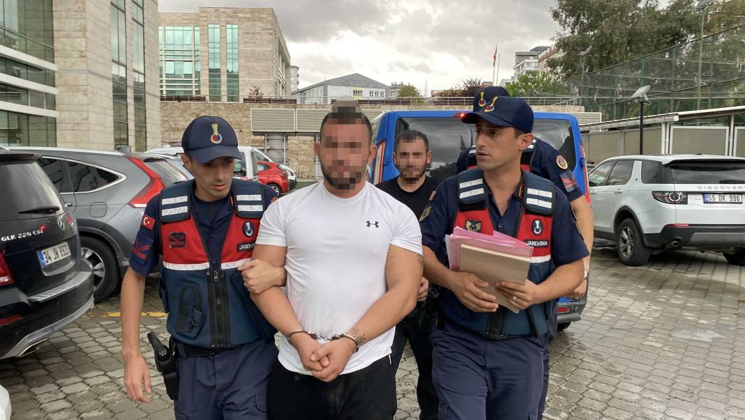 Annesiyle gönül ilişkisi yaşadığını iddia ettiği kişiyi, 2 arkadaşıyla birlikte kaçırıp darbettiler 1