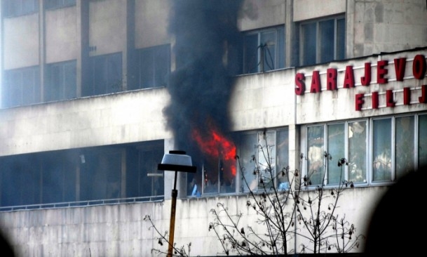 Bosna Hersek'te protestolar sürüyor 13