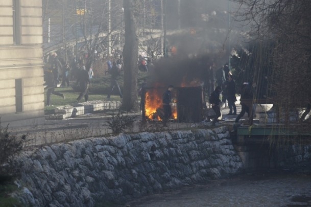 Bosna Hersek'te protestolar sürüyor 37