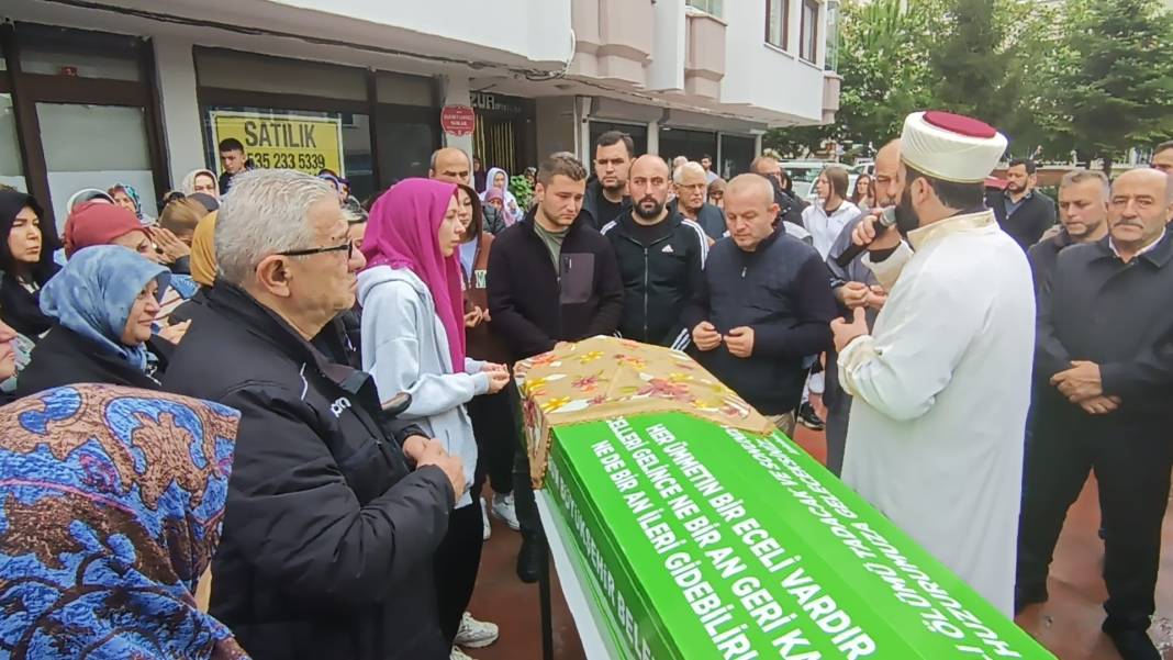 13 yaşındaki iki kız çocuğu için gözyaşları sel oldu 5