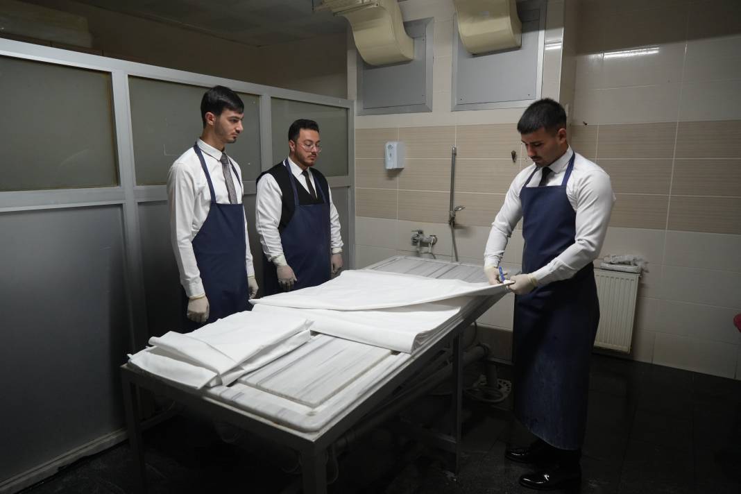 Bizimkisi bir aşk hikayesi... Genç yaşta gassallığı seçtiler 5