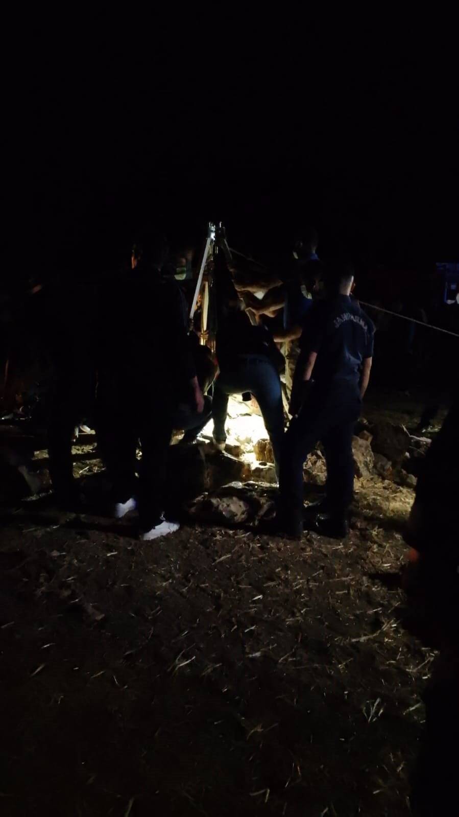 Su kuyusuna inen 4 kişi gazdan etkilenerek hayatını kaybetti 1