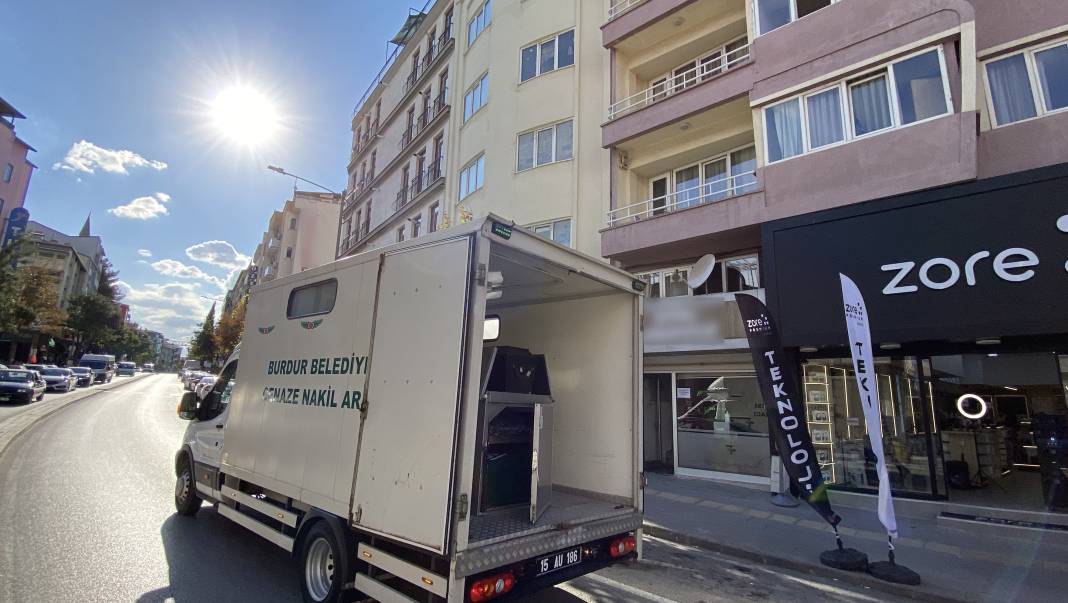 Kaldığı otel odasında ölü bulundu 2