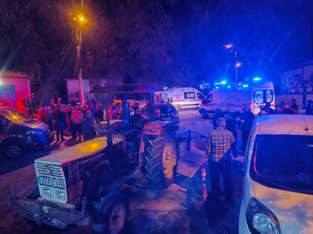 İki arkadaşını meydanda tüfekle öldürdü 2