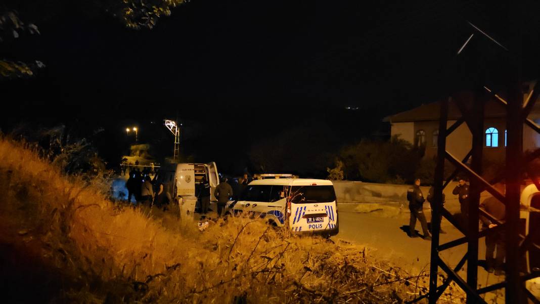 Karı koca cami çıkışında evlerinin önünde öldürüldü 5