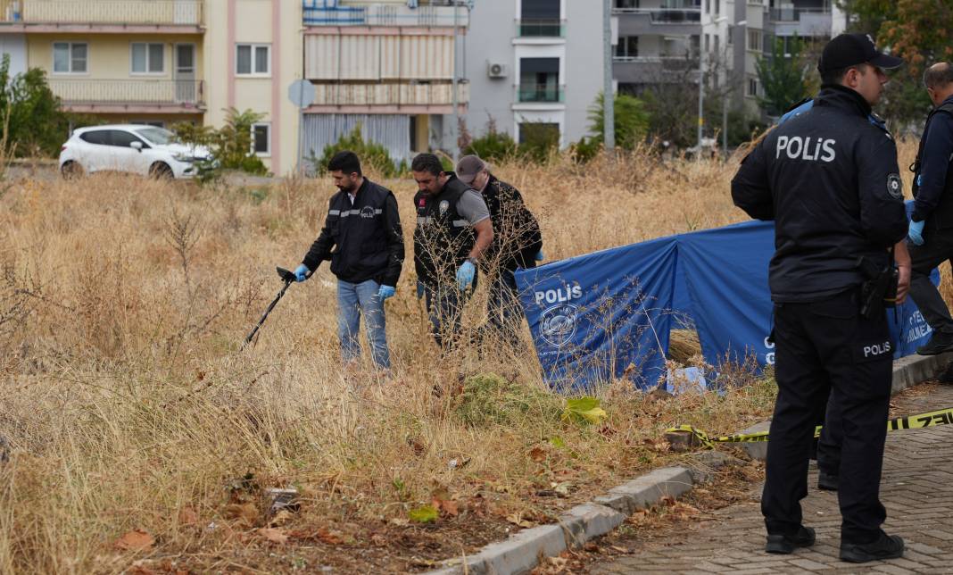 Aracından inip oturduğu bankta intihar etti 4