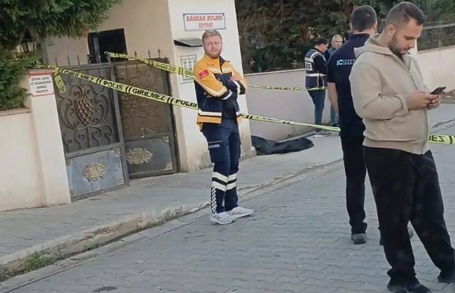 Eşini sokak ortasında öldürdü 1