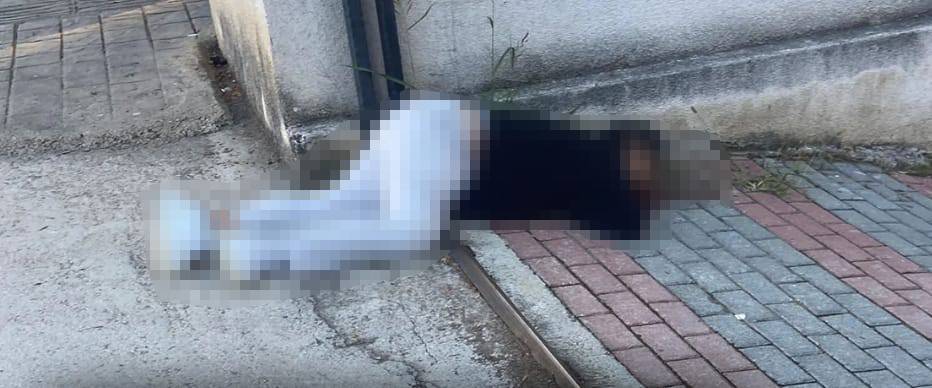 Eşini sokak ortasında öldürdü 2