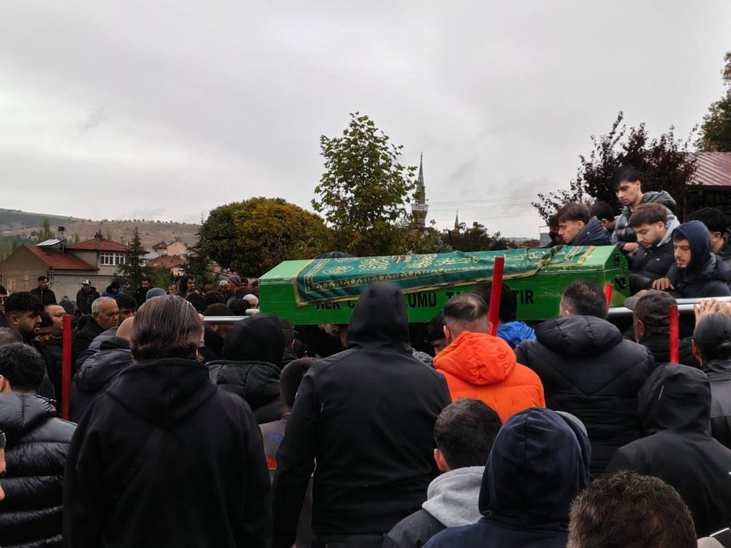 Düğün dönüşü kaza... İki gence acı veda 1