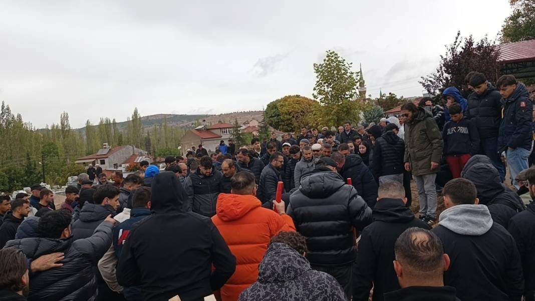 Düğün dönüşü kaza... İki gence acı veda 5