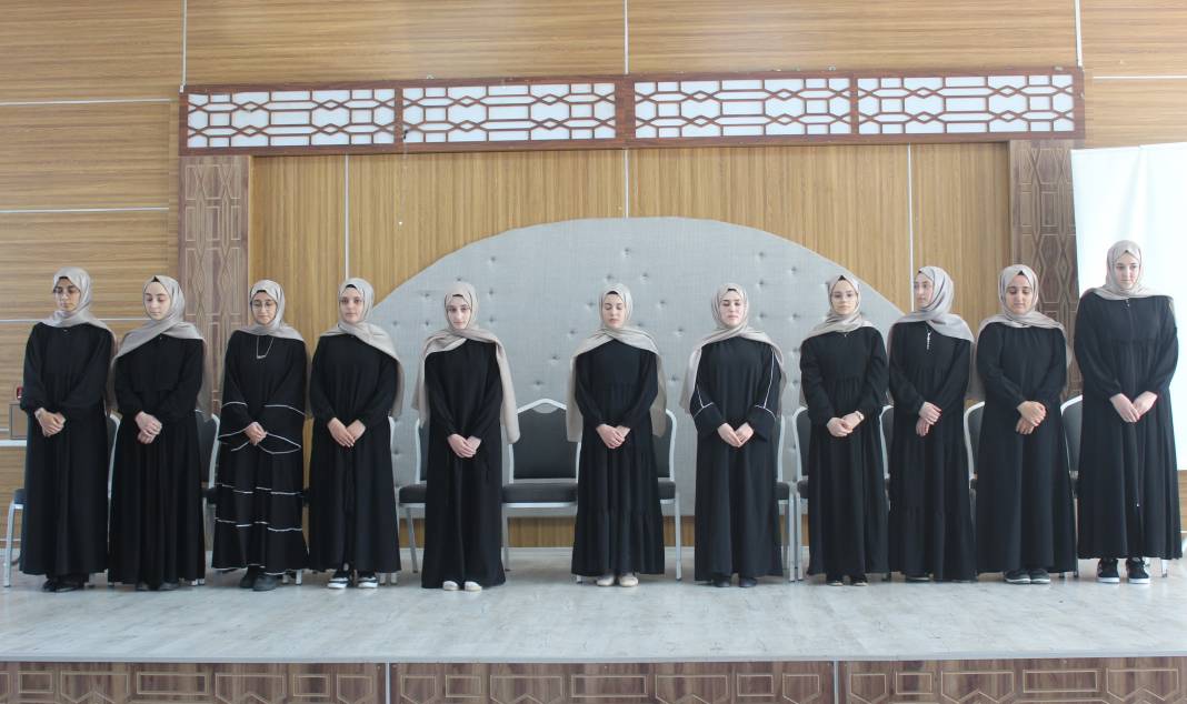 Altınekin Akıncılar’da hafız ve hafizeler için tören 10