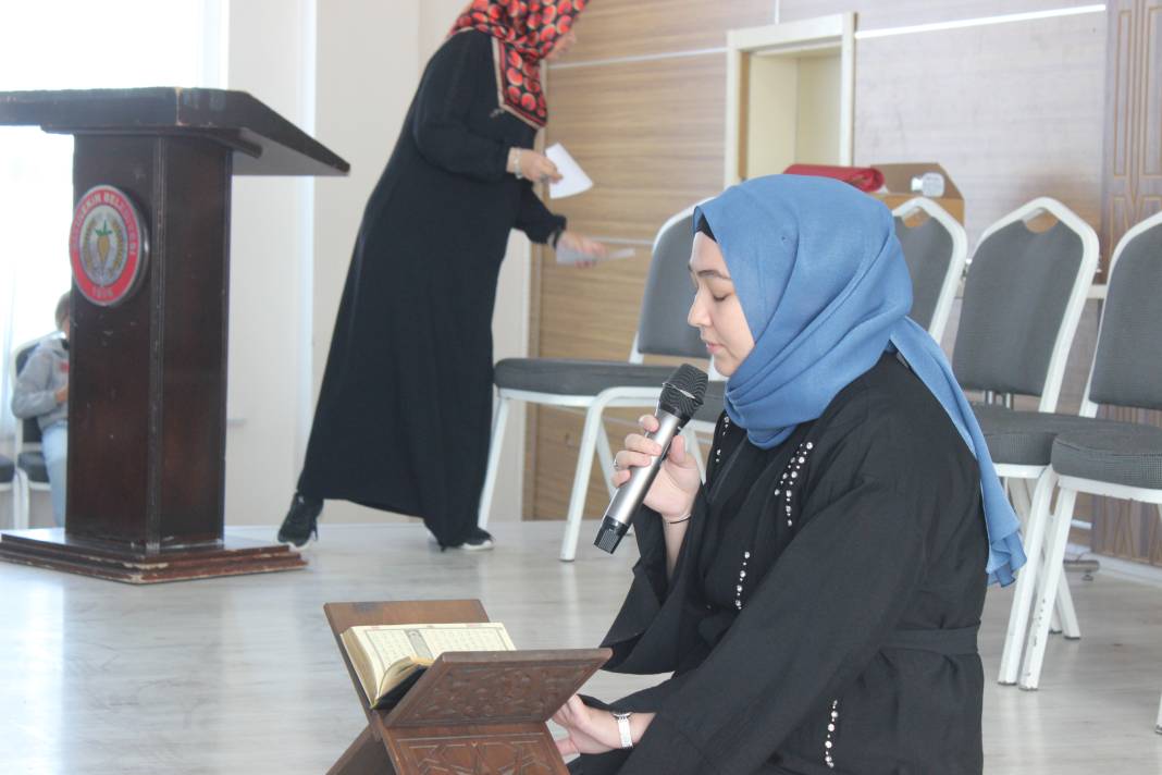 Altınekin Akıncılar’da hafız ve hafizeler için tören 16