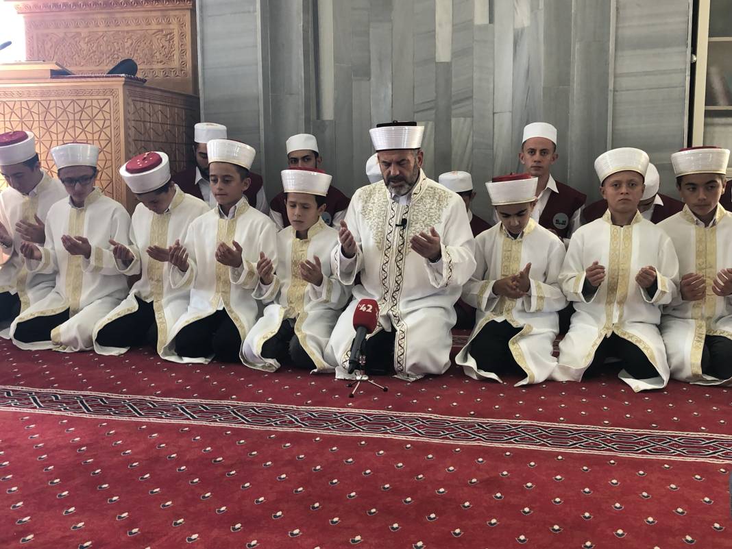 Altınekin Akıncılar’da hafız ve hafizeler için tören 2