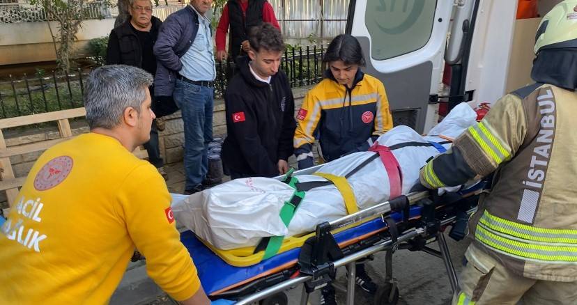 İnşaattan düşen işçi hayatını kaybetti 4