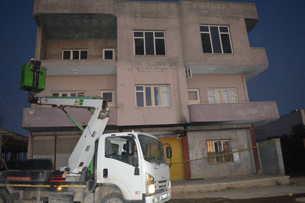 3 katlı evde yangın; 5 yaşındaki Bekir öldü, 12 yaralı 2