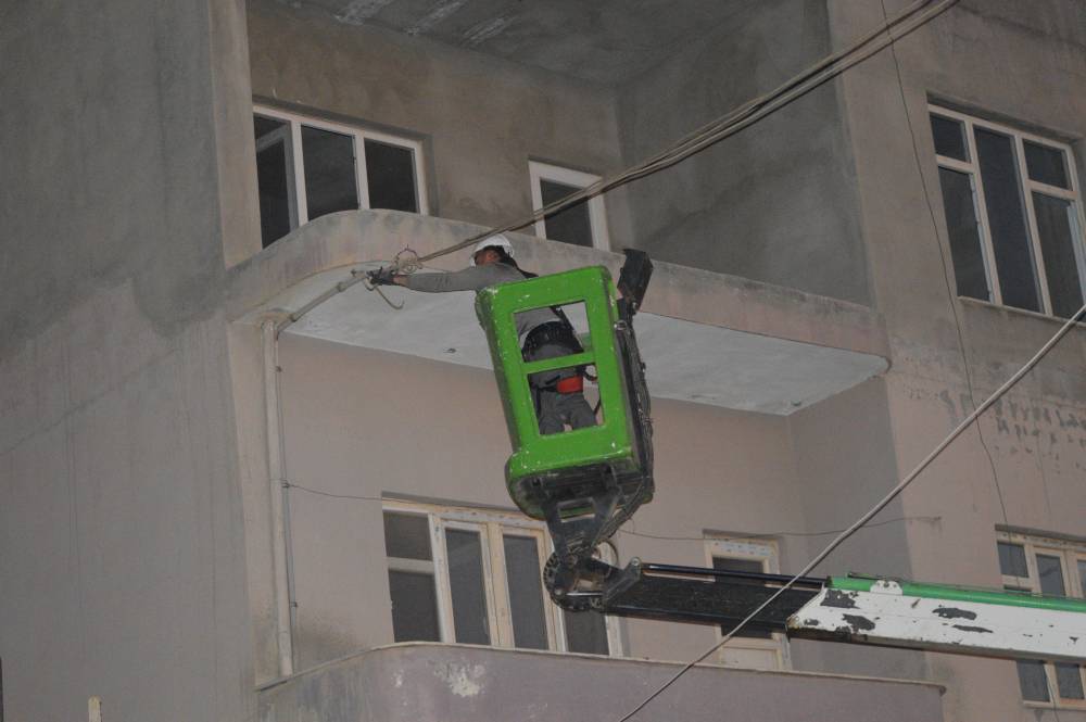 3 katlı evde yangın; 5 yaşındaki Bekir öldü, 12 yaralı 6