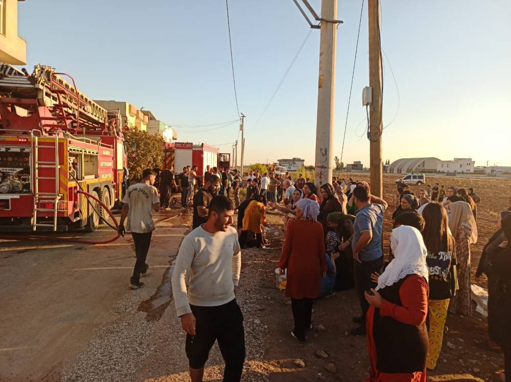 3 katlı evde yangın; 5 yaşındaki Bekir öldü, 12 yaralı 9