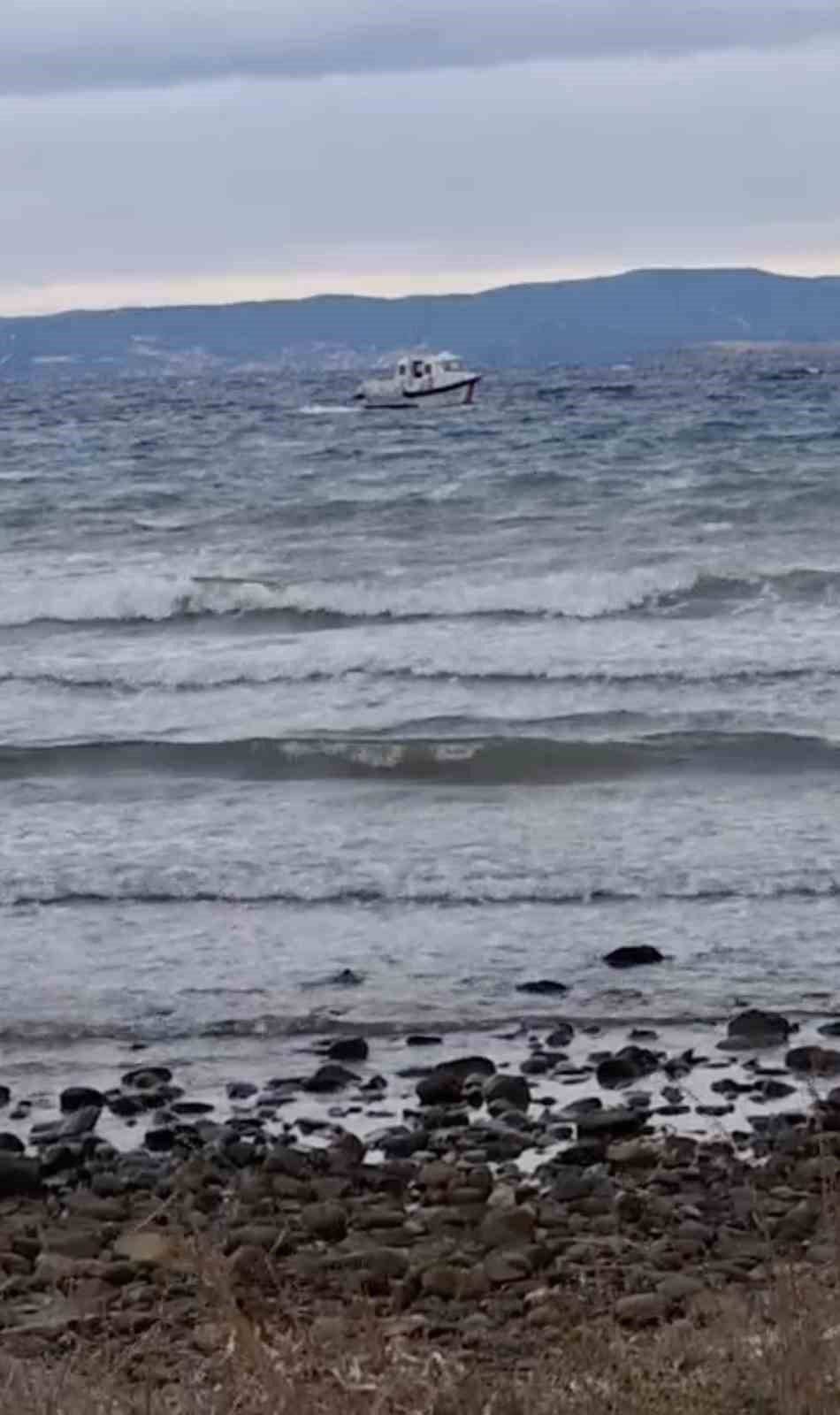 Tekne battı; 3 ölü 5