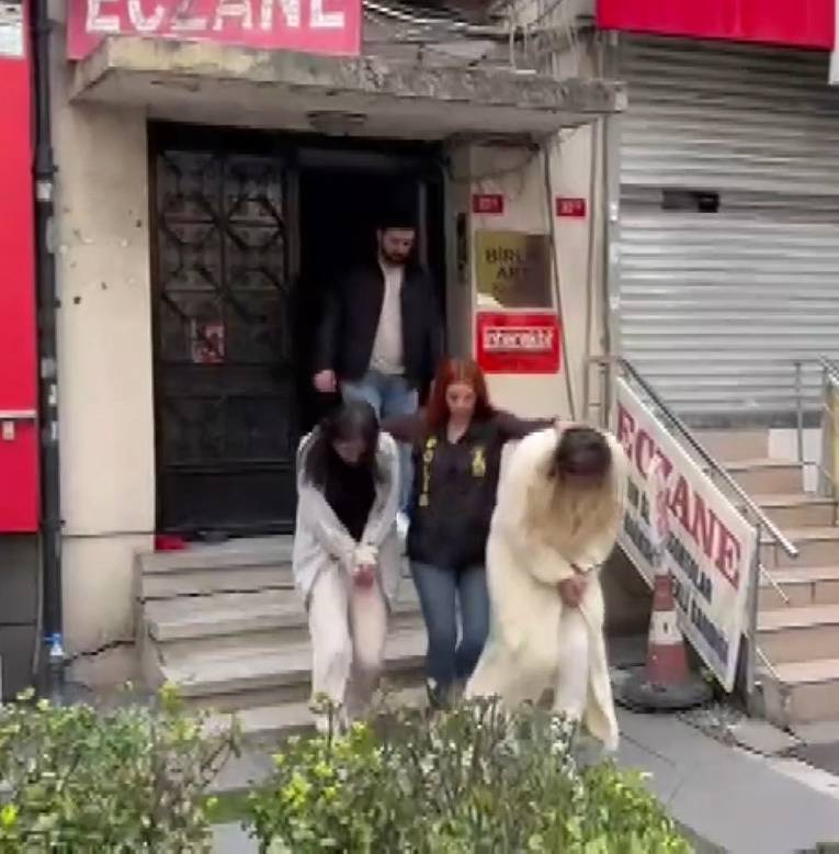 Fal baktırmanın sonu fuhuşla bitti! "Zengin kısmet..." 3