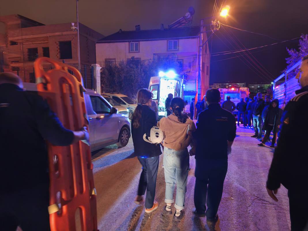 Denizli'de düğün günü evleri başlarına yıkıldı! 4