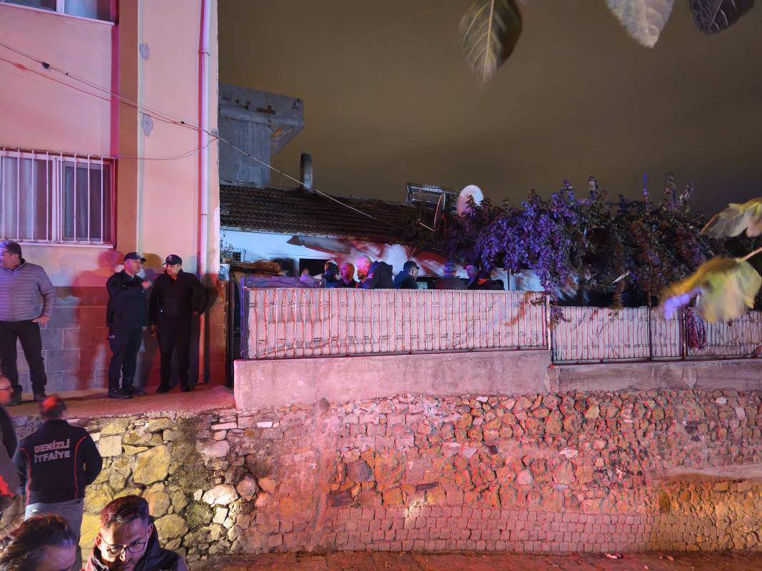 Denizli'de düğün günü evleri başlarına yıkıldı! 5