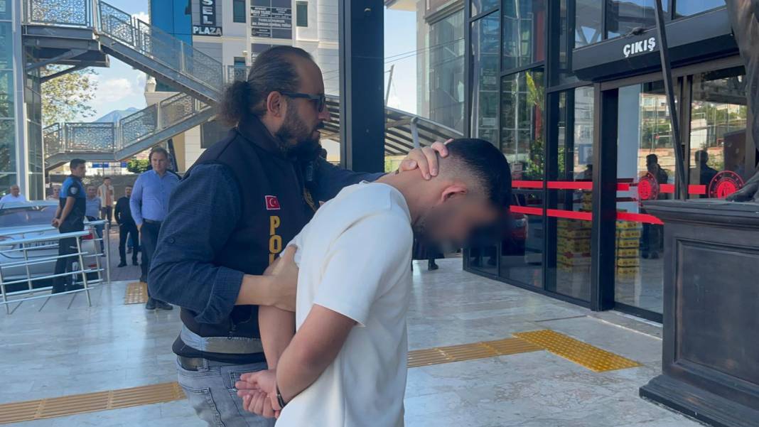 Sokakta bıçaklandı, cesedi orada bulundu 8