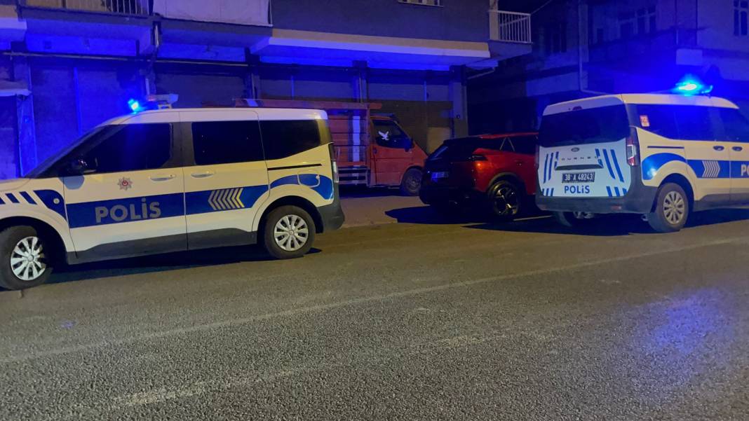 Evinin önünde silahlı saldırıda uğrayan genç hayatını kaybetti 3