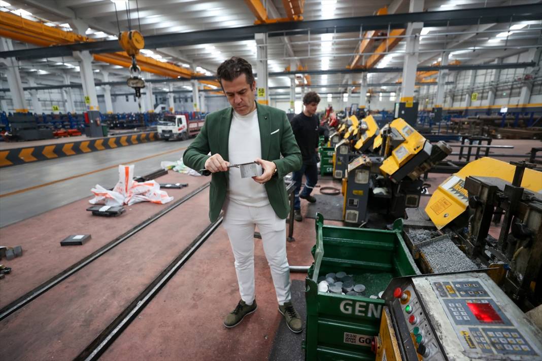 Konyalı sanayiciler fabrikada açılan toprak tenis kortta ter döküyor 10