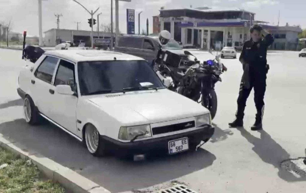 Arabasıyla herkesi şaşırtan o sürücüyü, polis de cezasıyla şaşırttı: 19 bin lira ceza kesildi 2