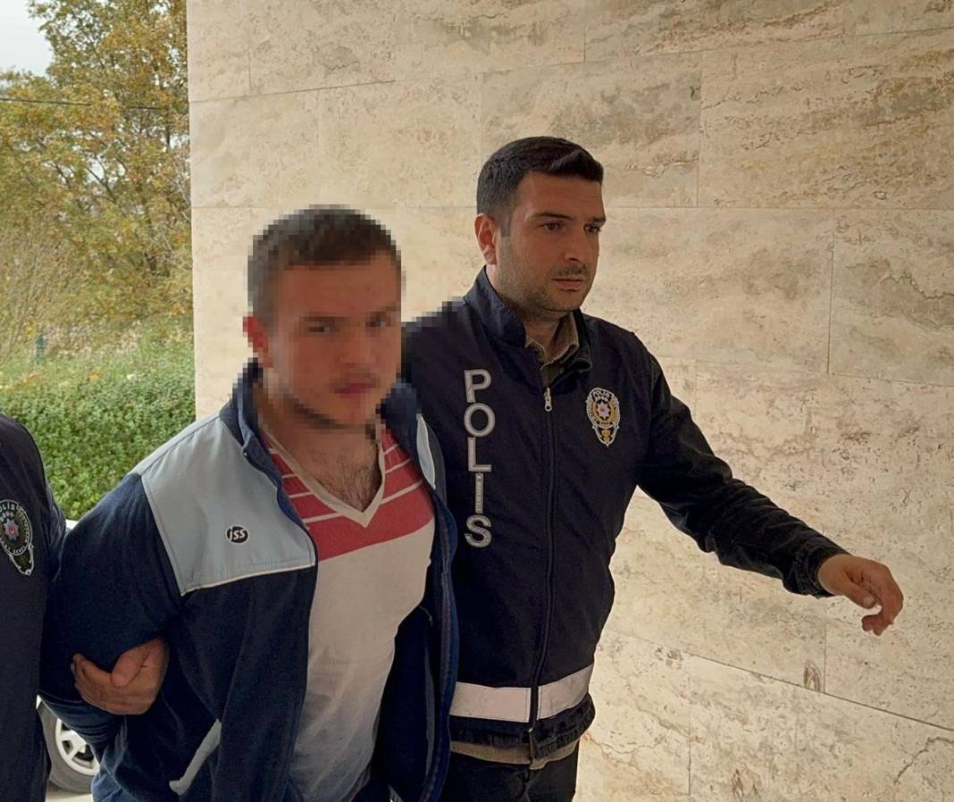 Anne ve babasını öldürdü; amcası, yengesi ve dedesini yaraladı 6