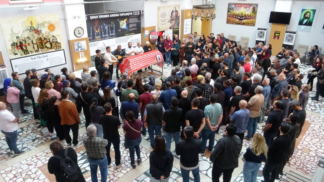 Babasının mezarını ziyaretten dönerken geçirdiği kazada hayatını kaybetti 9