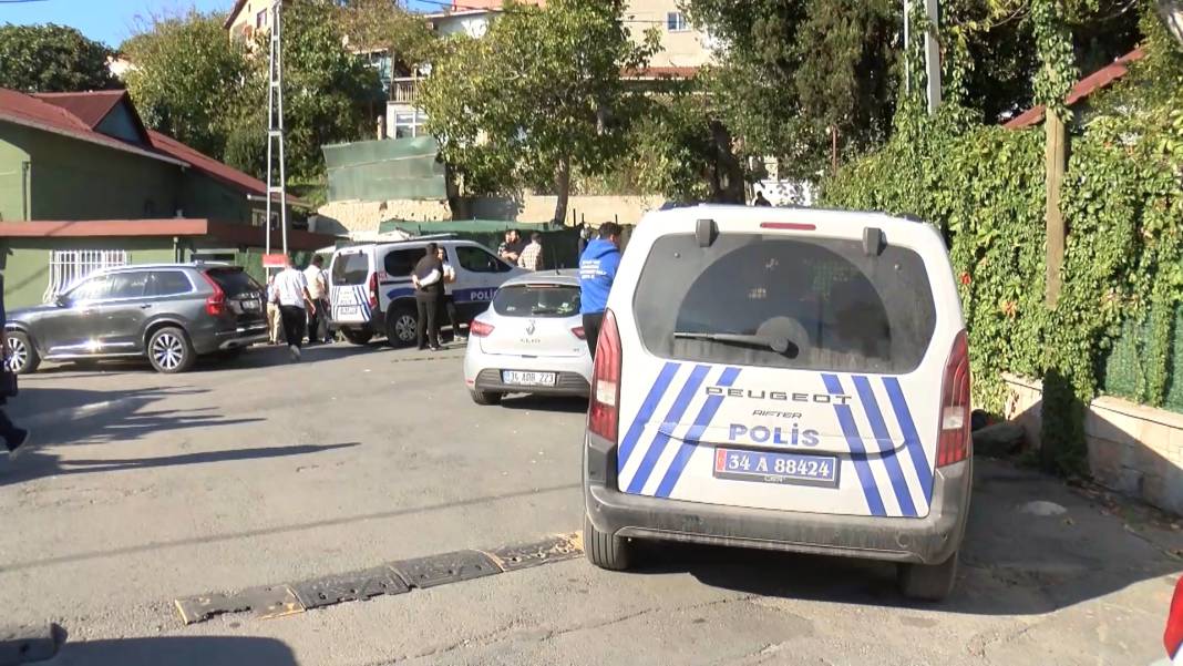 Kız arkadaşı olduğu öne sürülen 2 çocuk annesi kadını öldürdü, aynı silahla intihar etti 7