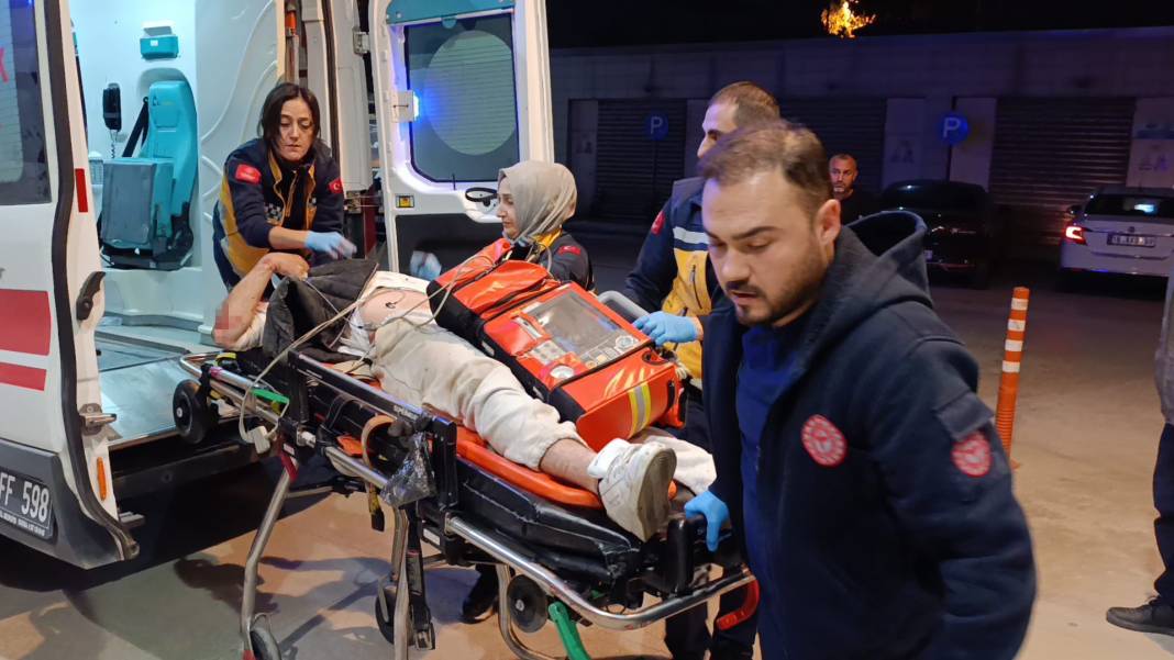 Bursa'da 3 motosikletin karıştığı kazada bir genç hayatını kaybetti 6