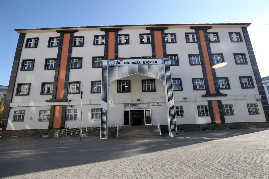 Burası başka! Türkiye'de eşine ender rastlanan okul... 24