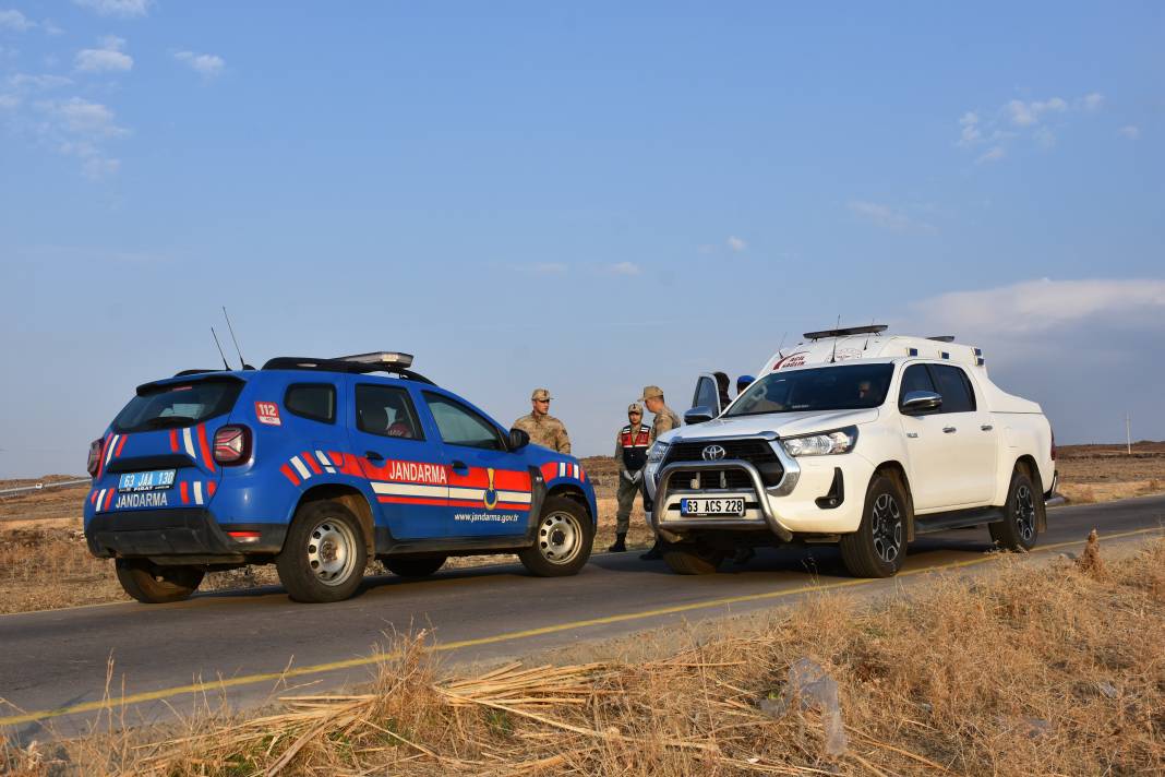 Yol kenarında silahla vurulmuş ceset bulundu! Kimliği belli oldu 1