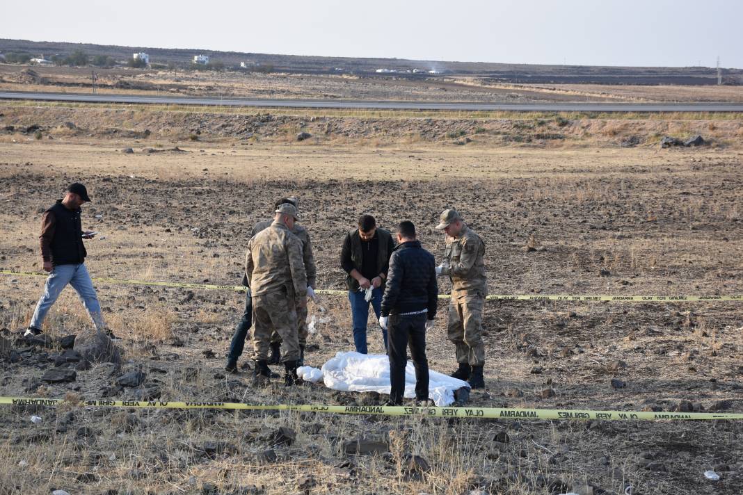 Yol kenarında silahla vurulmuş ceset bulundu! Kimliği belli oldu 2