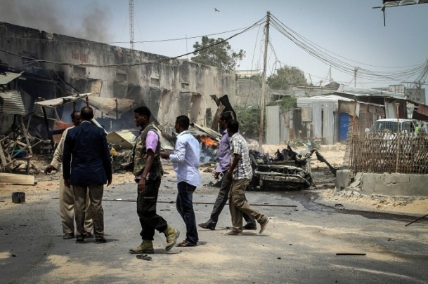 Mogadişu Havaalanı önünde patlama 6