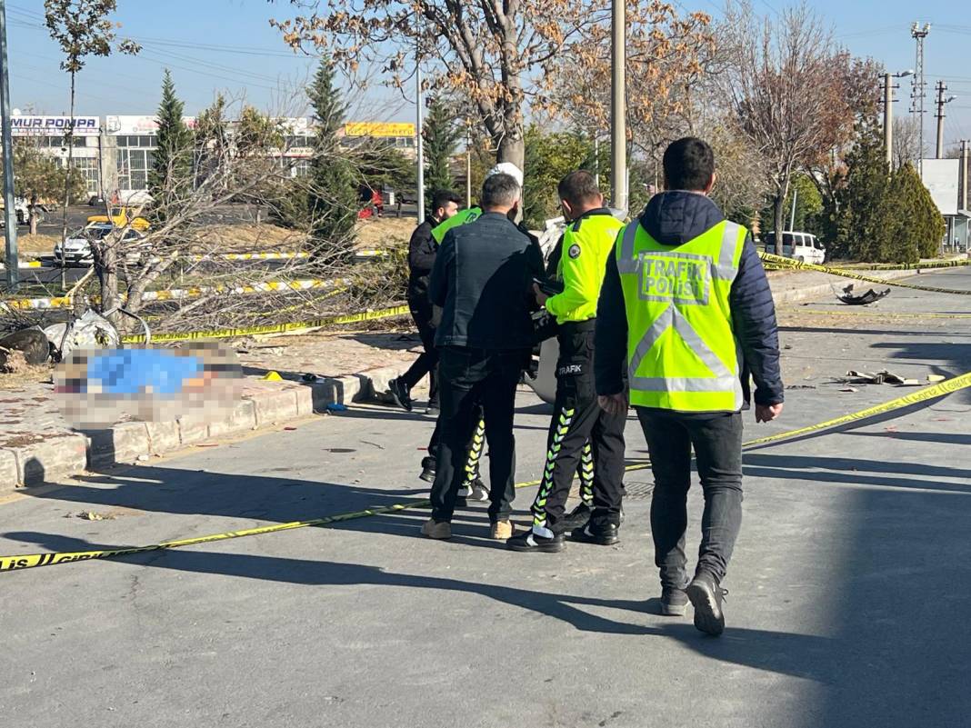 3 çocuğun sürüş keyfi kötü bitti! İkiye bölünen otomobil, iki çocuğa mezar oldu 8