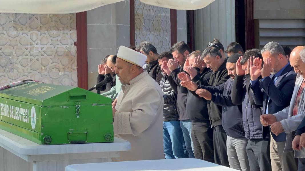 9 aylık hamile kadın evinde ölü bulundu 8