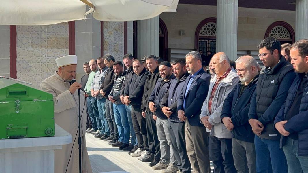 9 aylık hamile kadın evinde ölü bulundu 9