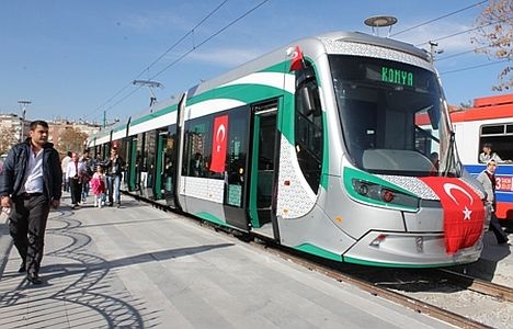 Konya'ya gelen yeni tramvay yolcu taşımaya başladı 18