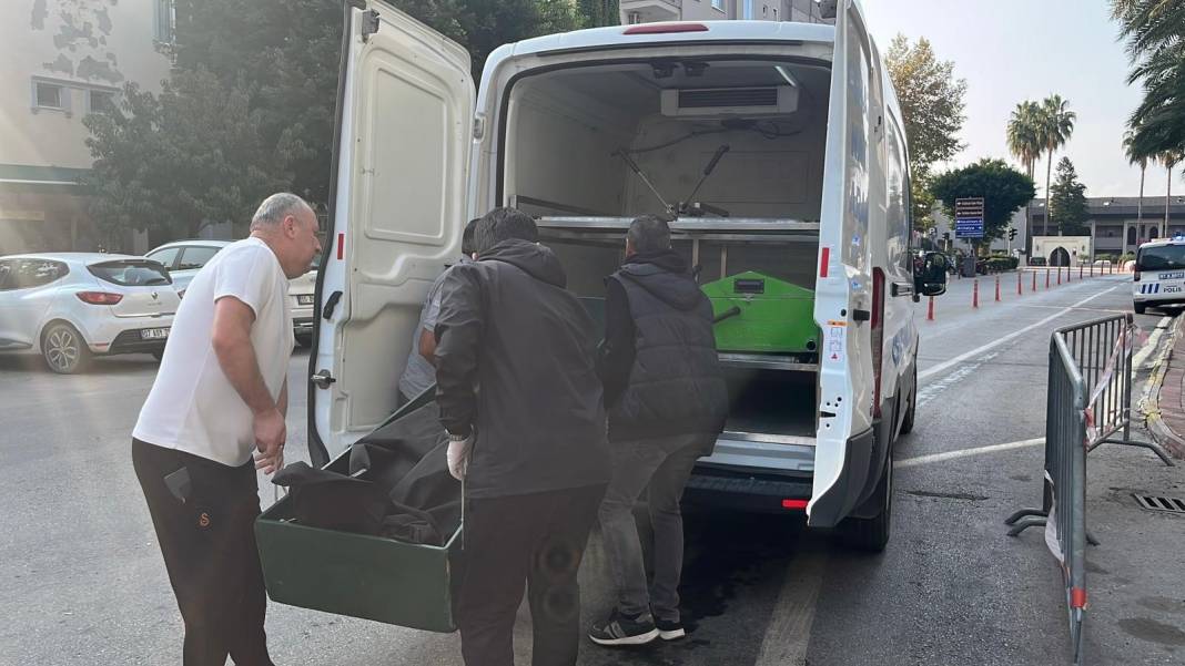 Antalya'da otel odasında şüpheli ölüm! 3