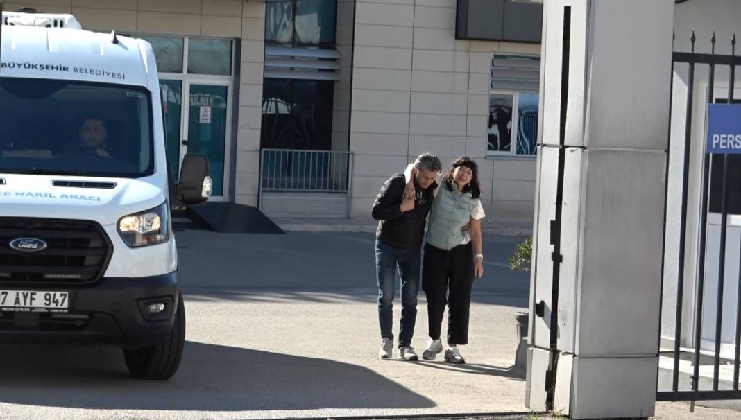 Annesiyle gönül ilişkisi olduğu iddiasıyla yaşlı adamı sokak ortasında öldürdü 5