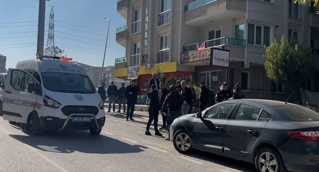 Kafede dehşet: Eski sevgilisini öldürüp, intihar etti 3