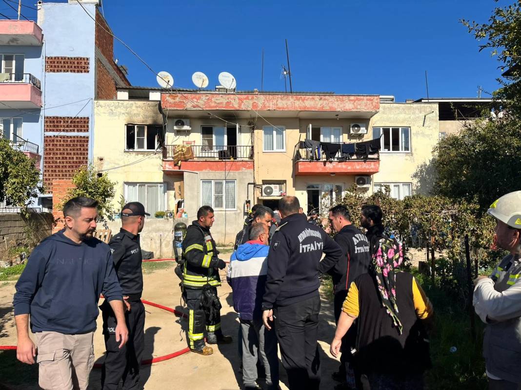 Evde yangın çıktı: 1 ölü, 3 yaralı 2