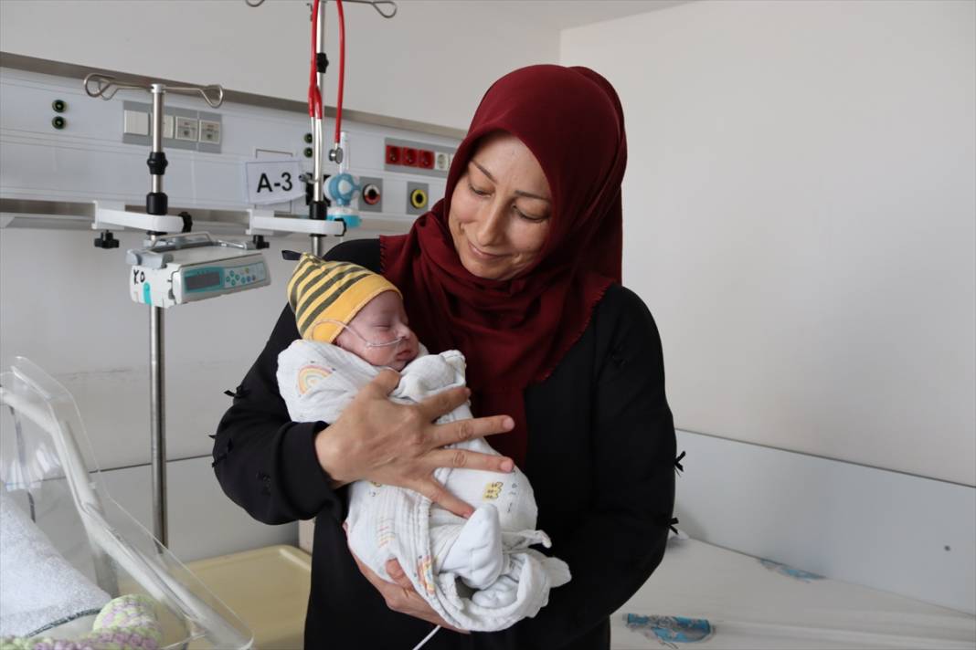 Konya'da 13 günlük bebek hayata böyle tutundu 1