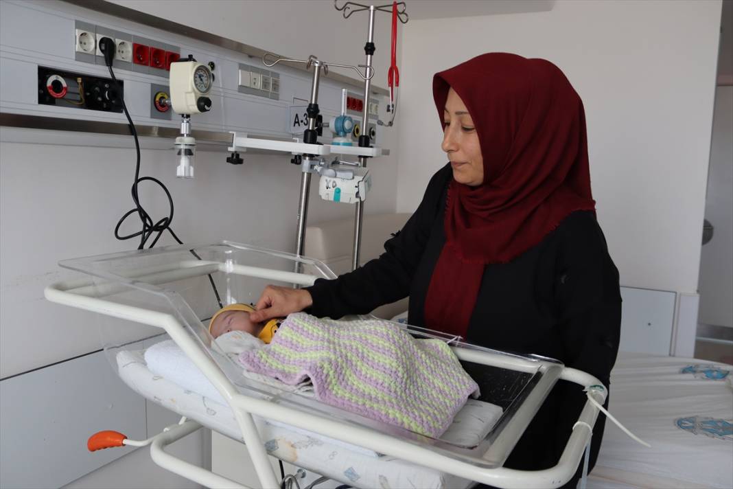 Konya'da 13 günlük bebek hayata böyle tutundu 3