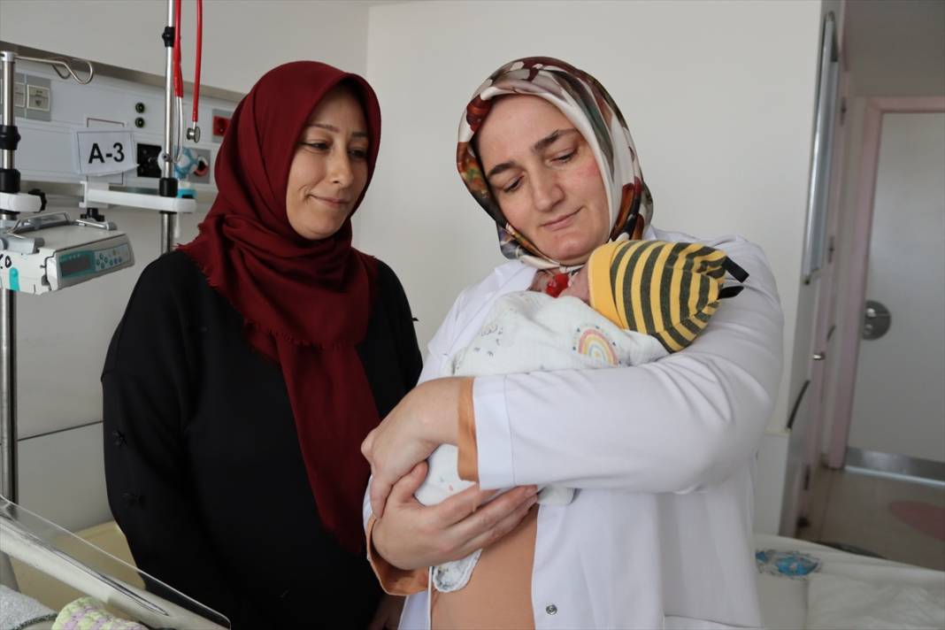 Konya'da 13 günlük bebek hayata böyle tutundu 7